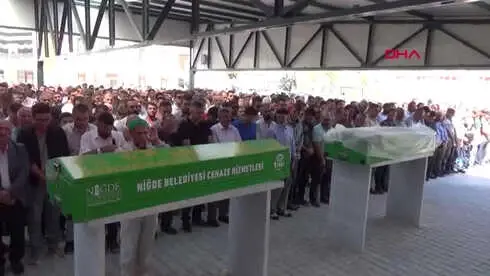 Niğde İkiz Kardeşler Yan Yana Toprağa Verildi Hd