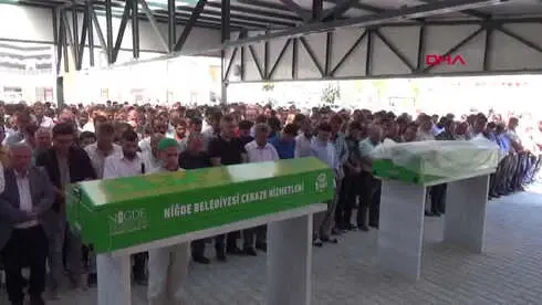 Niğde İkiz Kardeşler Yan Yana Toprağa Verildi Hd