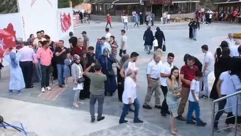 Turizm Destinasyonları Doldu Taştı Turizm Destinasyonları Doldu Taştı