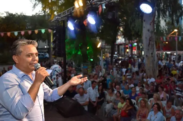Ay Yıldızlı Drogheda Kaleiçi Festivali'nde Ay Yıldızlı Drogheda Kaleiçi Festivali'nde
