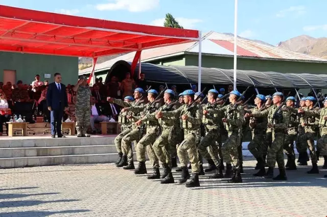 Dağ ve Komando Tugay Komutanlığı'nda Sancak Devir Teslim Töreni Dağ ve Komando Tugay Komutanlığı'nda Sancak Devir Teslim Töreni