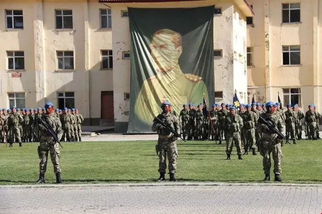 Dağ ve Komando Tugay Komutanlığı'nda Sancak Devir Teslim Töreni Dağ ve Komando Tugay Komutanlığı'nda Sancak Devir Teslim Töreni