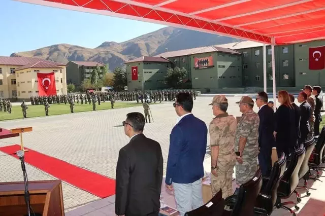 Dağ ve Komando Tugay Komutanlığı'nda Sancak Devir Teslim Töreni Dağ ve Komando Tugay Komutanlığı'nda Sancak Devir Teslim Töreni