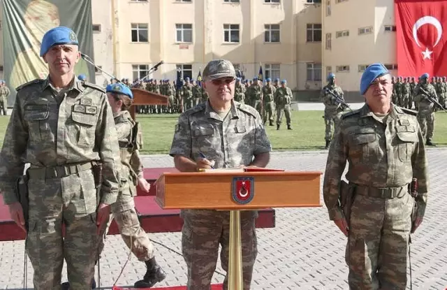 Dağ ve Komando Tugay Komutanlığı'nda Sancak Devir Teslim Töreni Dağ ve Komando Tugay Komutanlığı'nda Sancak Devir Teslim Töreni