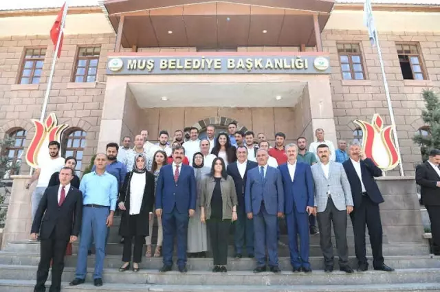 Sarıeroğlu'ndan Muş Belediyesine Ziyaret Sarıeroğlu'ndan Muş Belediyesine Ziyaret