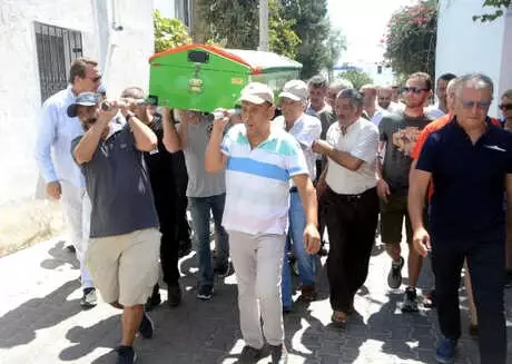 Ünlü Piyanist Fazıl Say, Annesini Son Yolculuğuna Uğurladı