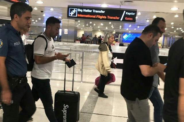 Fenerbahçe'nin Yeni Transferi Marco Fabian, İstanbul'a Geldi