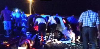 Uşak'ta Otomobiller Çarpıştı: 2 Ölü, 6 Yaralı