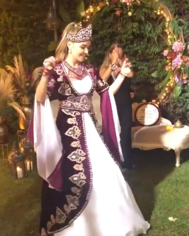 Bengü'nün Dün Akşam Düzenlenen Kına Gecesine Ünlü İsimler Akın Etti
