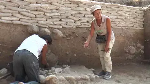 Yumuktepe Höyüğü'ndeki Sezon Kazıları Bereketli Başladı - Mersin Yumuktepe Höyüğü'ndeki Sezon Kazıları Bereketli Başladı - Mersin