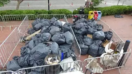 Bozcaada'da 9 Günlük Bayram Tatili Sonrası Temizlik Seferberliği
