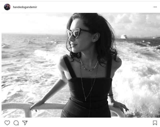 Demet Akalın, Mert Fırat'ın Eski Sevgilisi Hande Doğandemir'e Sosyal Medyadan Destek Verdi