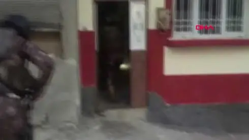 Gaziantep Uyuşturucu İmalathanesinde 17 Kilo Eroin Ele Geçirildi Gaziantep Uyuşturucu İmalathanesinde 17 Kilo Eroin Ele Geçirildi