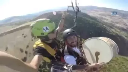 Havada Davul Zurna Çaldılar Havada Davul Zurna Çaldılar
