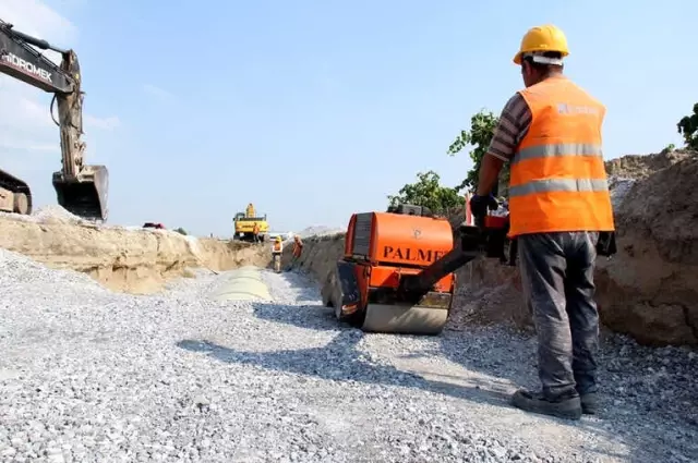 Manisa'da 148 Bin Dekar Arazi Modern Sulamayla Tanışacak Manisa'da 148 Bin Dekar Arazi Modern Sulamayla Tanışacak