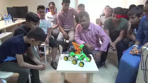 Şanlıurfa Yaz Kursunda, Dört İşlem Sorusu Çözen Robot Ürettiler Hd