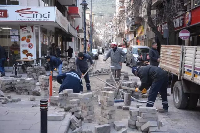Şehzadeler'de 4 Bin 500 Ton Asfaltlama Yapıldı
