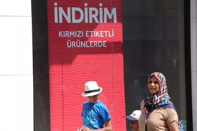 Sezon Sonlarında İndirim Tuzaklarına Dikkat Sezon Sonlarında İndirim Tuzaklarına Dikkat