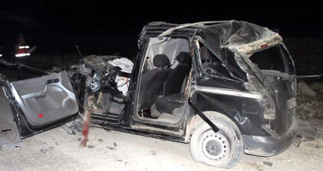 Taşlara Takılan Araç Takla Attı: 2 Ölü