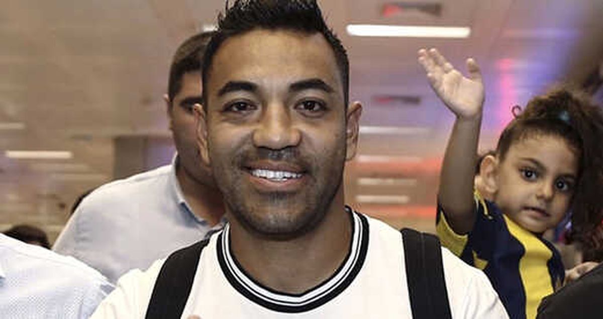 Fenerbahçe'ye Transferi İptal Olan Marco Fabian, Beşiktaş'la Görüştü