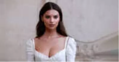 Ünlü Oyuncu Emily Ratajkowski, Banyo Pozlarıyla Sosyal Medyayı Salladı Ünlü Oyuncu Emily Ratajkowski, Banyo Pozlarıyla Sosyal Medyayı Salladı