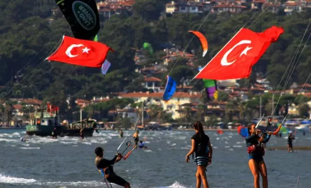 30 Ağustos'u Denizde Kutladılar