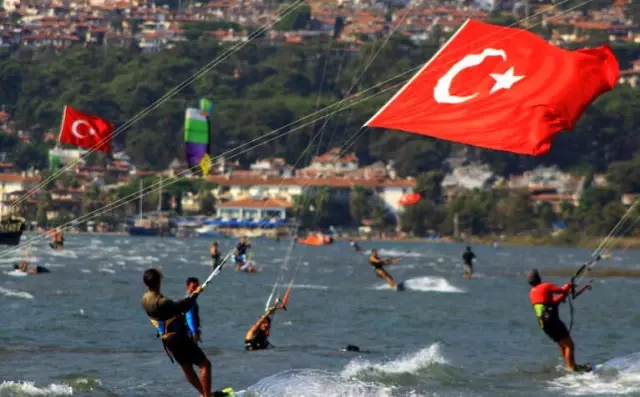 30 Ağustos'u Denizde Kutladılar