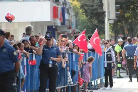 Adapazarı'nda 30 Ağustos Coşkusu Adapazarı'nda 30 Ağustos Coşkusu
