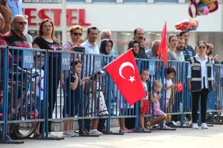 Adapazarı'nda 30 Ağustos Coşkusu Adapazarı'nda 30 Ağustos Coşkusu