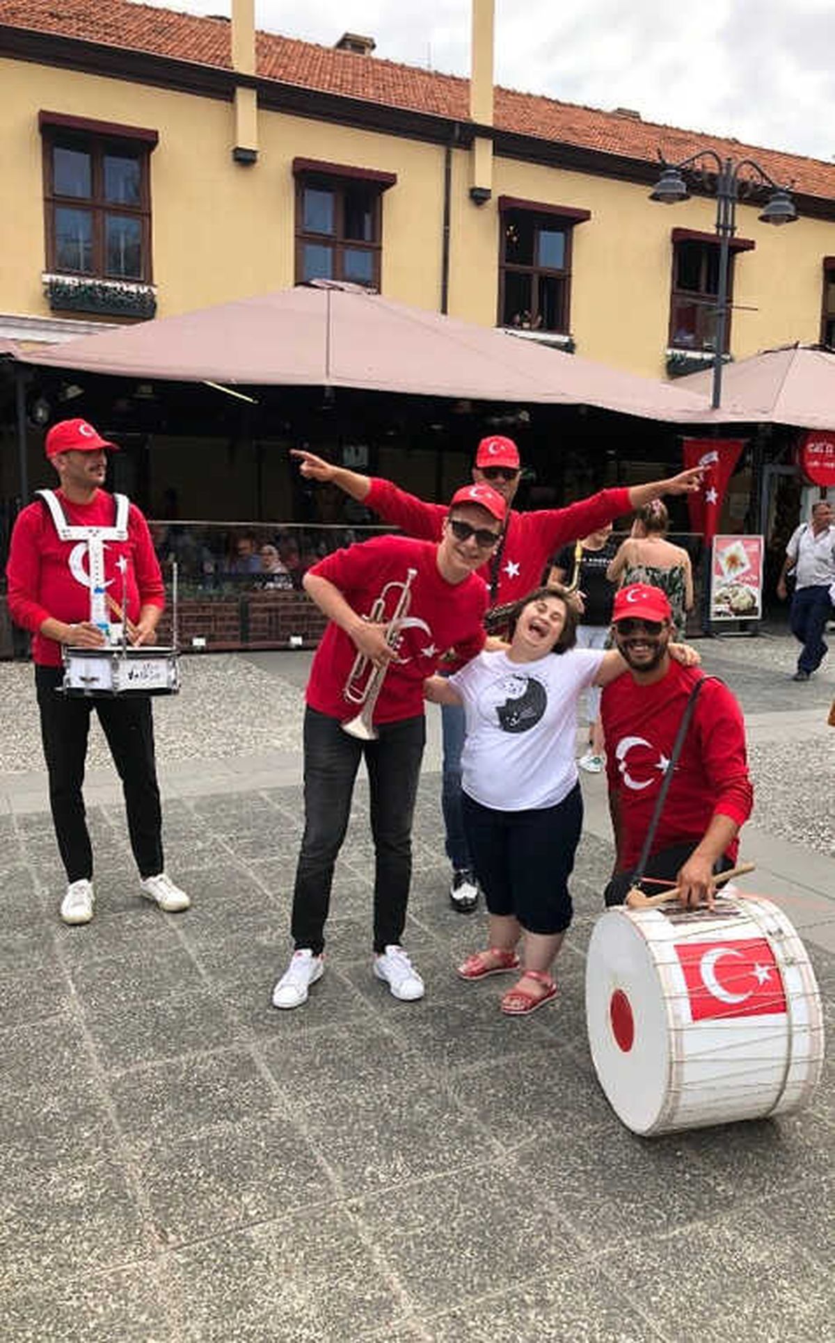 Avm'de 'Zafer' Coşkusu