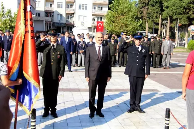 Manisa'nın İlçelerinde 'Zafer' Coşkusu Manisa'nın İlçelerinde 'Zafer' Coşkusu