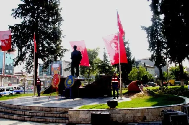 Manisa'nın İlçelerinde 'Zafer' Coşkusu Manisa'nın İlçelerinde 'Zafer' Coşkusu
