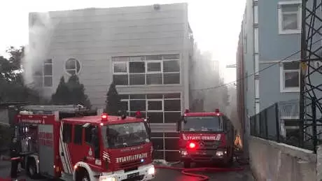 Başakşehir'de Çorap Fabrikasında Yangın-1