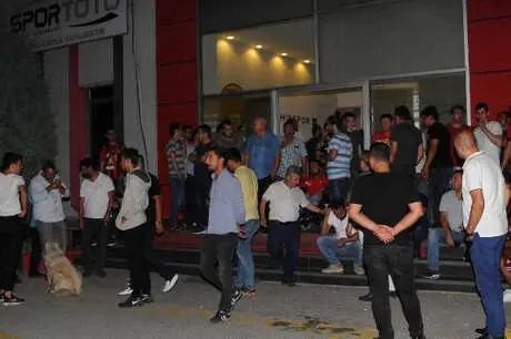 Eskişehirspor'da Bekleyiş Sürüyor Eskişehirspor'da Bekleyiş Sürüyor