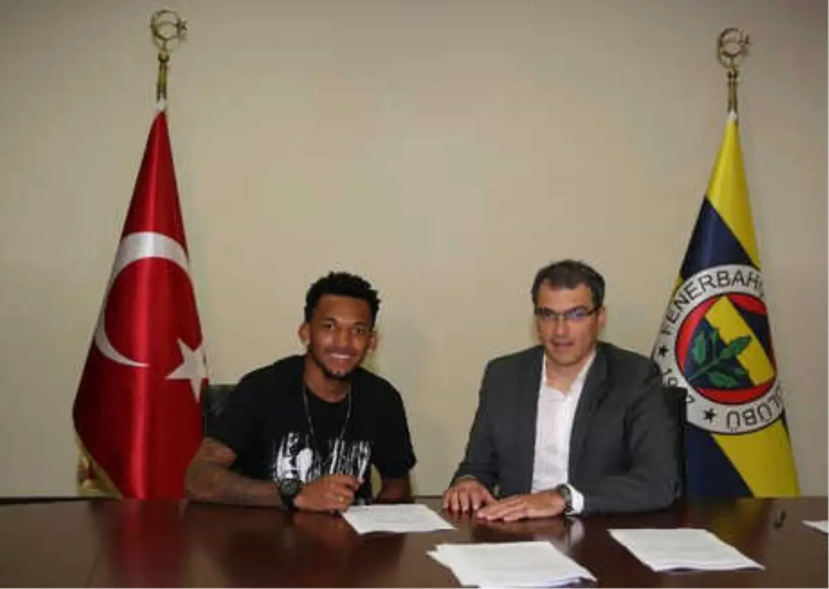 Fenerbahçe, Jailson Marques Siqueira'yı Renklerine Bağladı