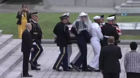 ABD'li Senatör Mccain'in Cenaze Töreni Düzenlendi- Bush: 'Bazı Yaşamlar Çok Renklidir. ABD'li Senatör Mccain'in Cenaze Töreni Düzenlendi- Bush: 'Bazı Yaşamlar Çok Renklidir.