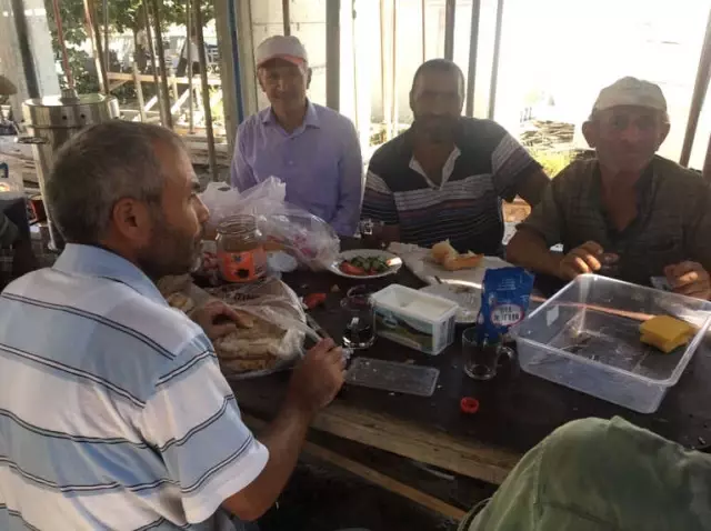 Başkan Dişli, İnşaat İşçilerinin Sofrasına Konuk Oldu Başkan Dişli, İnşaat İşçilerinin Sofrasına Konuk Oldu