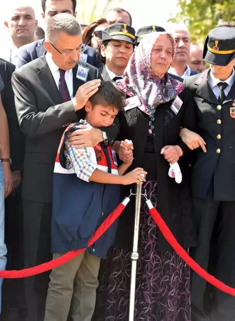 Şehit Uzman Çavuş Dökmeci, Son Yolculuğuna Uğurlandı