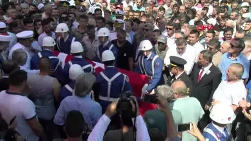 Zonguldak'ta Şehit Recep Turan'ı Binlerce Kişi Son Yolculuğuna Uğurladı Aktüel Hd 2 Zonguldak'ta Şehit Recep Turan'ı Binlerce Kişi Son Yolculuğuna Uğurladı Aktüel Hd 2