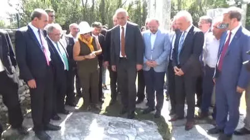 Bakan Ersoy: 'Aizonai Antik Kenti'nin Bölge Turizmine Kazandırılması İçin Gerekli Desteği Vereceğiz' Bakan Ersoy: 'Aizonai Antik Kenti'nin Bölge Turizmine Kazandırılması İçin Gerekli Desteği Vereceğiz'