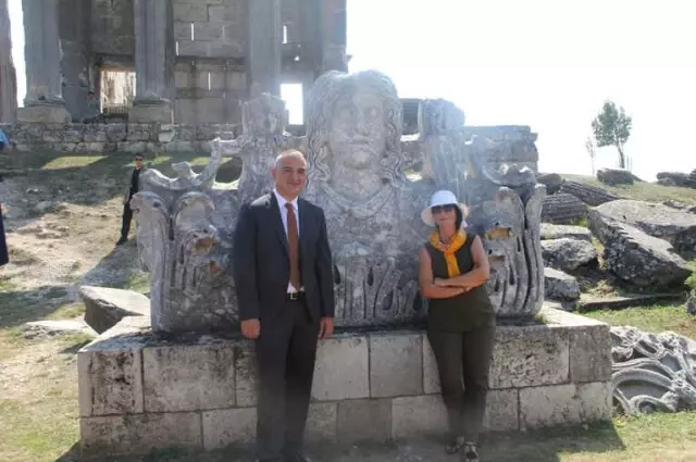 Bakan Ersoy: 'Aizonai Antik Kenti'nin Bölge Turizmine Kazandırılması İçin Gerekli Desteği Vereceğiz' Bakan Ersoy: 'Aizonai Antik Kenti'nin Bölge Turizmine Kazandırılması İçin Gerekli Desteği Vereceğiz'