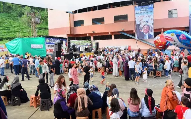 Başkan Demircan Köyünde Çay Topladı Başkan Demircan Köyünde Çay Topladı