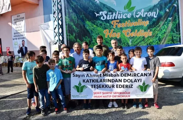 Başkan Demircan Köyünde Çay Topladı Başkan Demircan Köyünde Çay Topladı