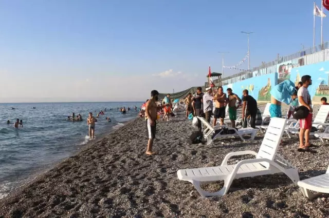 Başkan Özgökçe Engellilerle Yüzdü Başkan Özgökçe Engellilerle Yüzdü