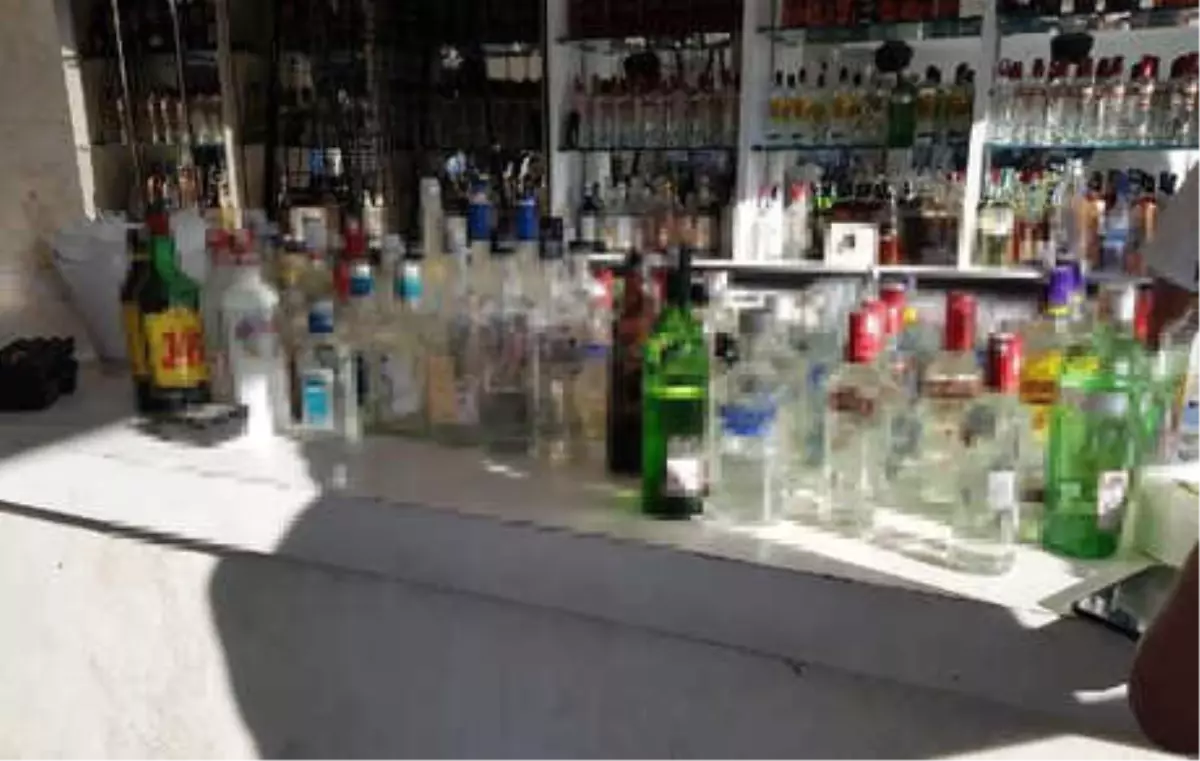 Bodrum'un Lüks Eğlence Mekanına Kaçak İçki Operasyonu: 4 Gözaltı