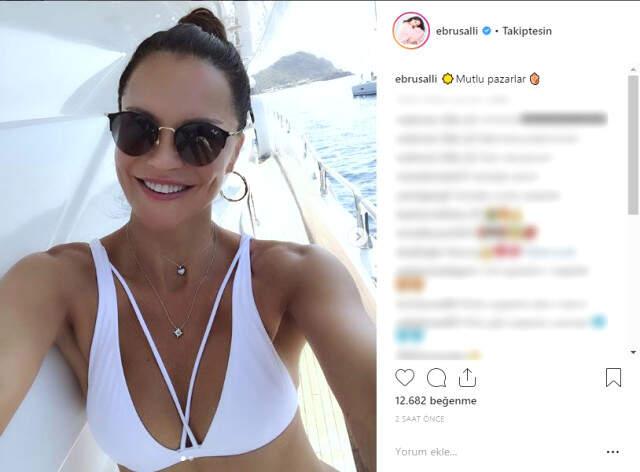 Ebru Şallı Beyaz Bikinili Paylaşımıyla Tam Not Aldı