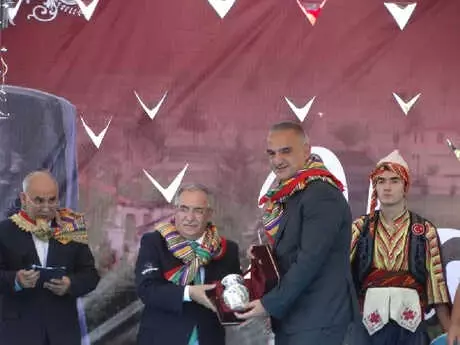Hayme Ana'yı Anma ve Göç Şenlikleri'ne Bakan Ersoy da Katıldı Hayme Ana'yı Anma ve Göç Şenlikleri'ne Bakan Ersoy da Katıldı
