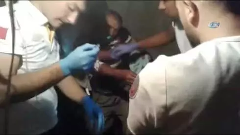 İnşaatın Birinci Katından Düşen İşçinin Vücuduna Demir Çubuklar Saplandı İnşaatın Birinci Katından Düşen İşçinin Vücuduna Demir Çubuklar Saplandı