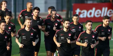 A Milli Takım'da Mesai Başladı!