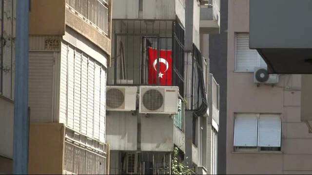 ABD'li Rahip Brunson'un Evine Türk Bayrağı Asıldı